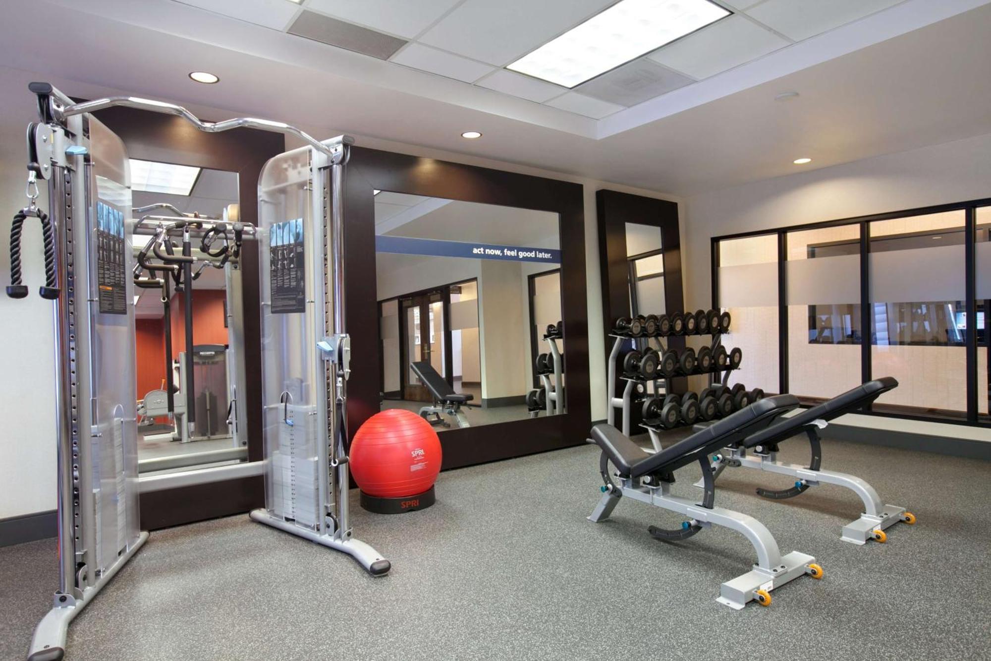 Hampton Inn & Suites Anaheim Гарден Гров Экстерьер фото