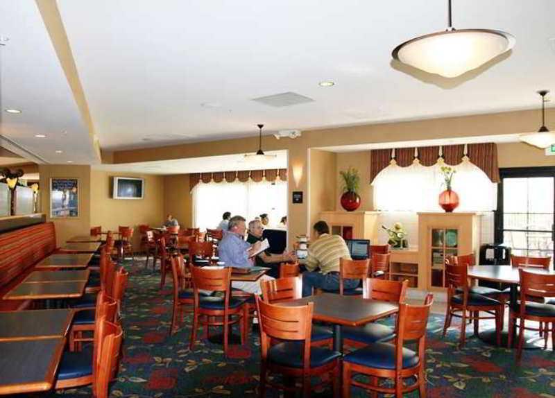 Hampton Inn & Suites Anaheim Гарден Гров Ресторан фото